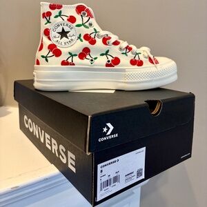 🍒 NEW Converse Cherries Size 8 🍒